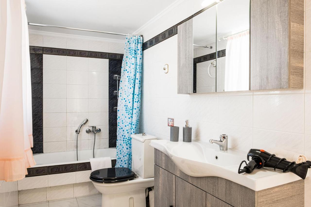 The Home Sweet Home - Family Friendly 2 Floor Apartment カラマタ エクステリア 写真
