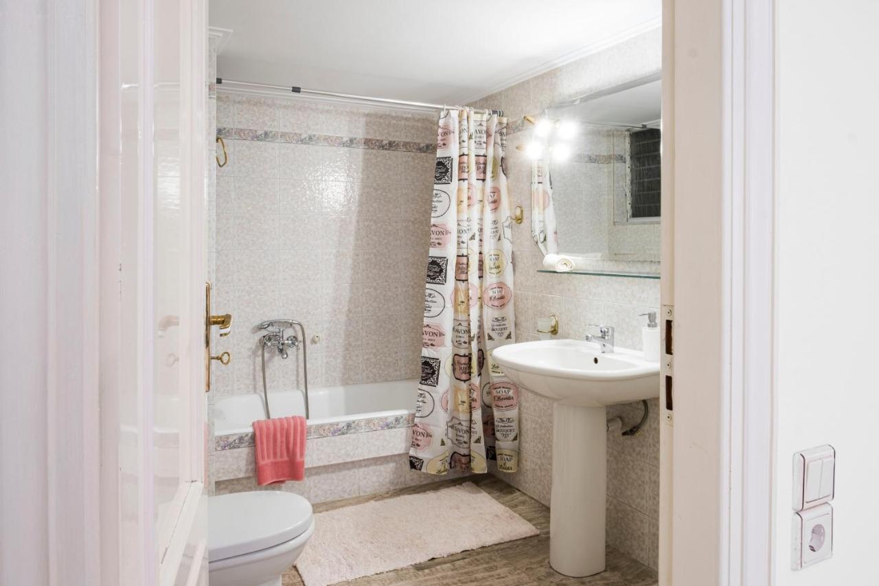 The Home Sweet Home - Family Friendly 2 Floor Apartment カラマタ エクステリア 写真